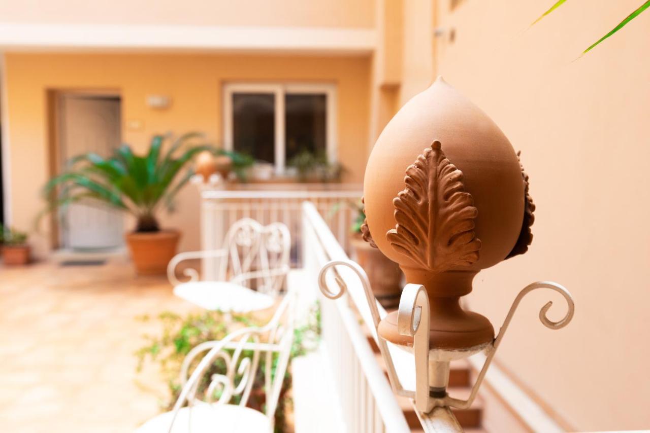 Palazzo Leo Suite And Apartment Lecce Exterior foto
