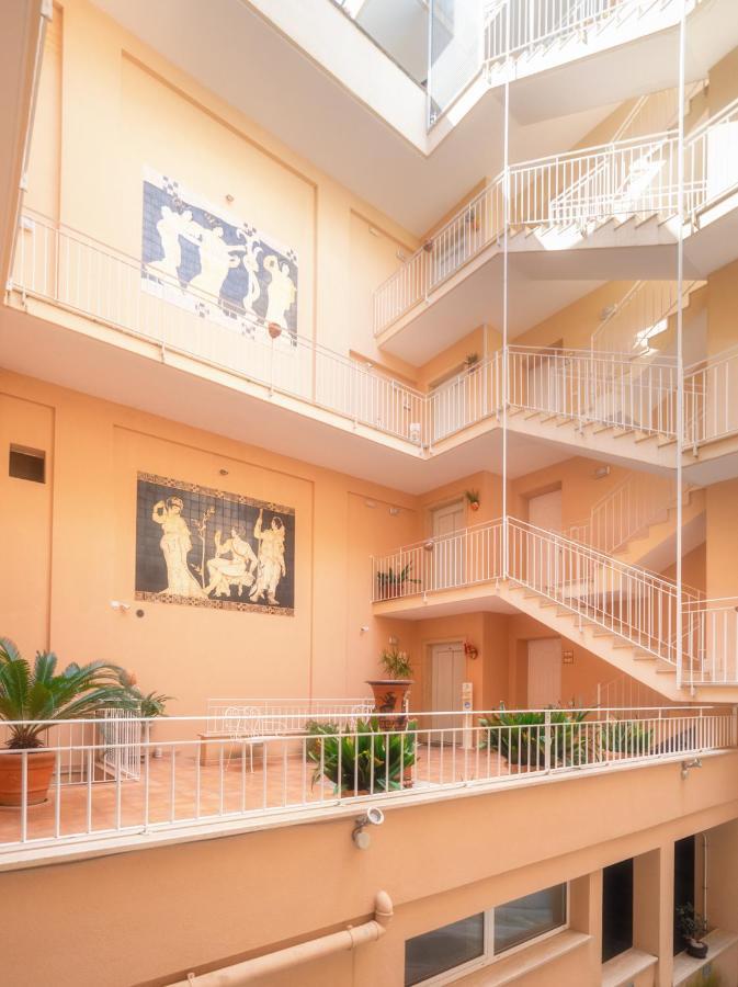 Palazzo Leo Suite And Apartment Lecce Exterior foto