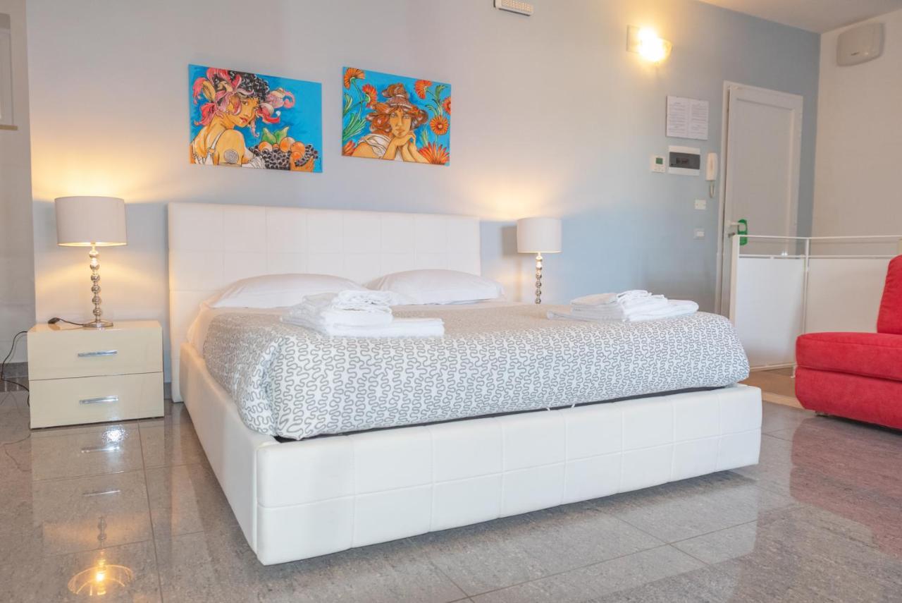 Palazzo Leo Suite And Apartment Lecce Exterior foto